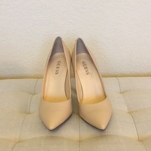 Guess leather pumps